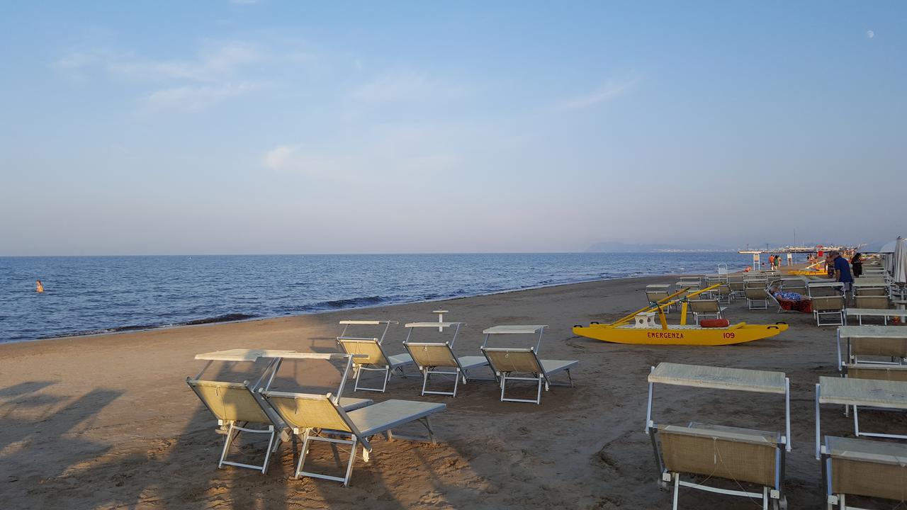 Hotel Le Vele Riccione Dış mekan fotoğraf