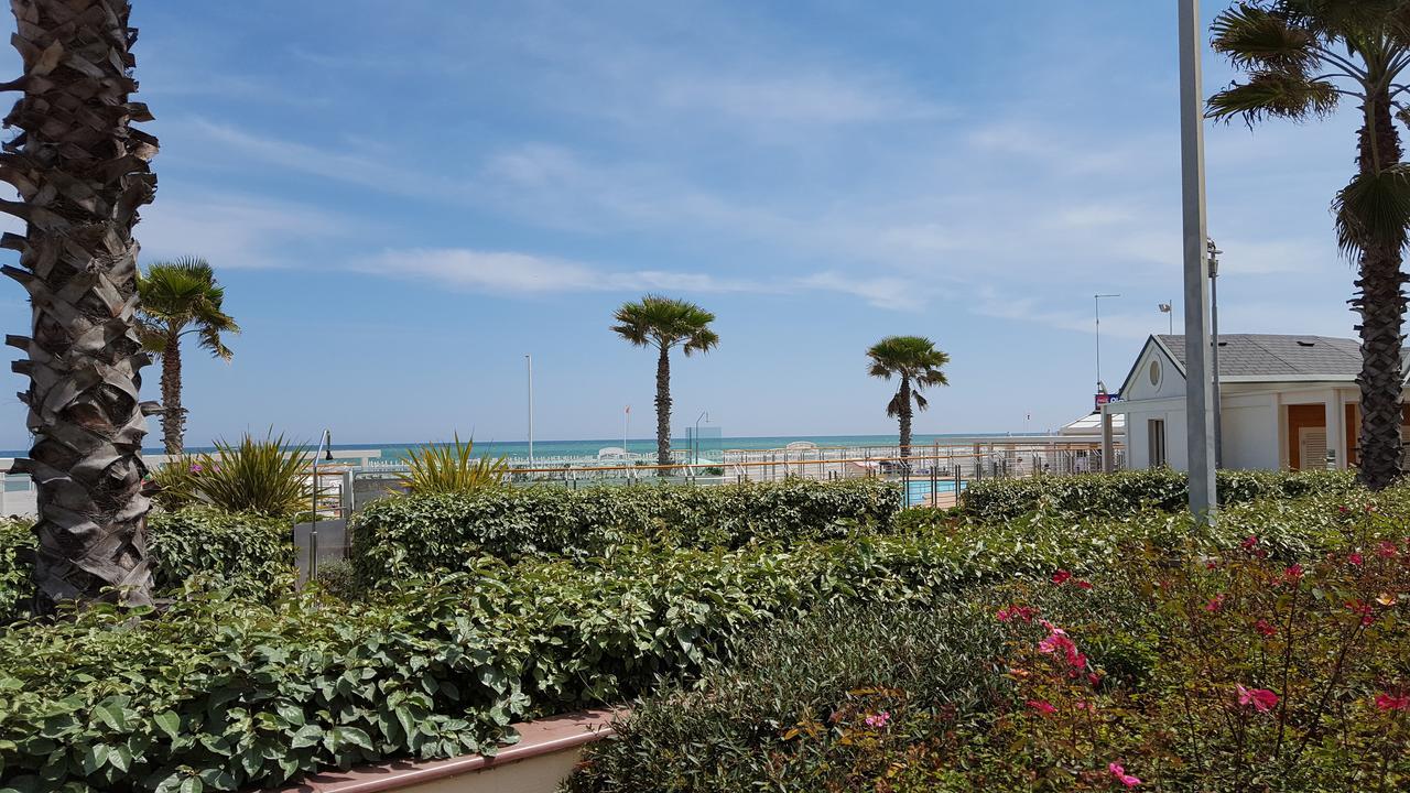 Hotel Le Vele Riccione Dış mekan fotoğraf